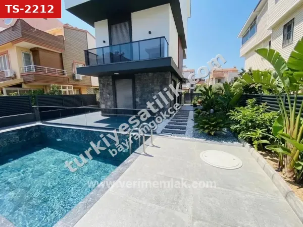 Gümüldür Fevzi Çakmak'ta denize 100m müstakil havuzlu lüks 3+1 akıllı villa